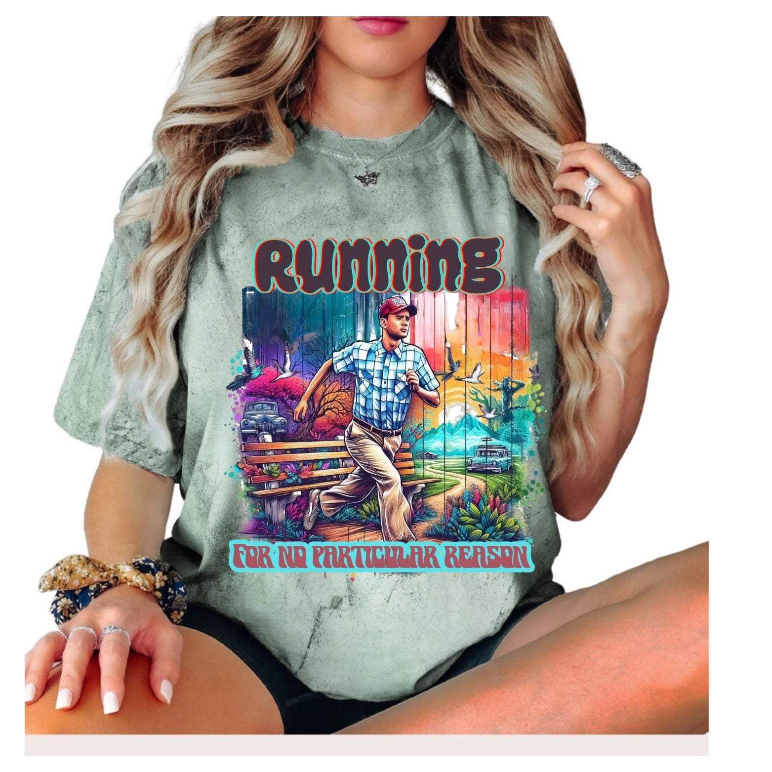 Lebendiges Lauf-T-Shirt im Stil der 90er-Jahre-Filme – Color Blast Design – Unisex – Bequeme Baumwolle – Kultige Film-Hommage – Einzigartige Geschenkidee