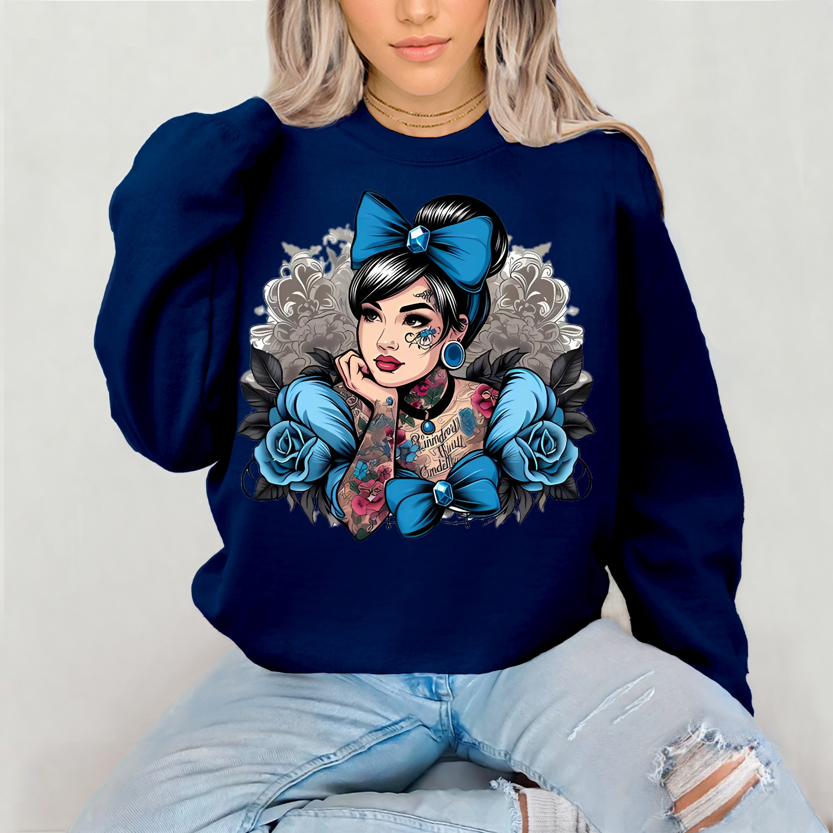 Tätowiertes Chinoseri Girl Crewneck Sweatshirt, Edgy Fashion, Casual Wear, Geschenk für Sie, Vintage Style, Streetwear Outfit