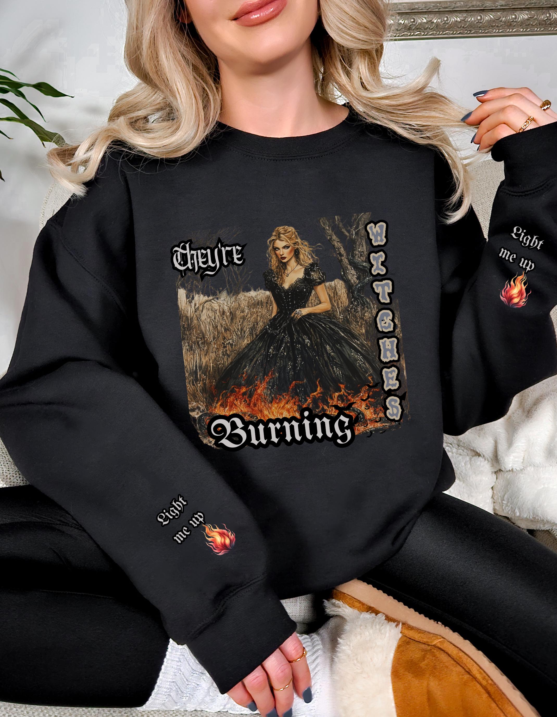 Personalisierbares They're Burning All The Witches Halloween Sweatshirt - Witchy Era Apparel