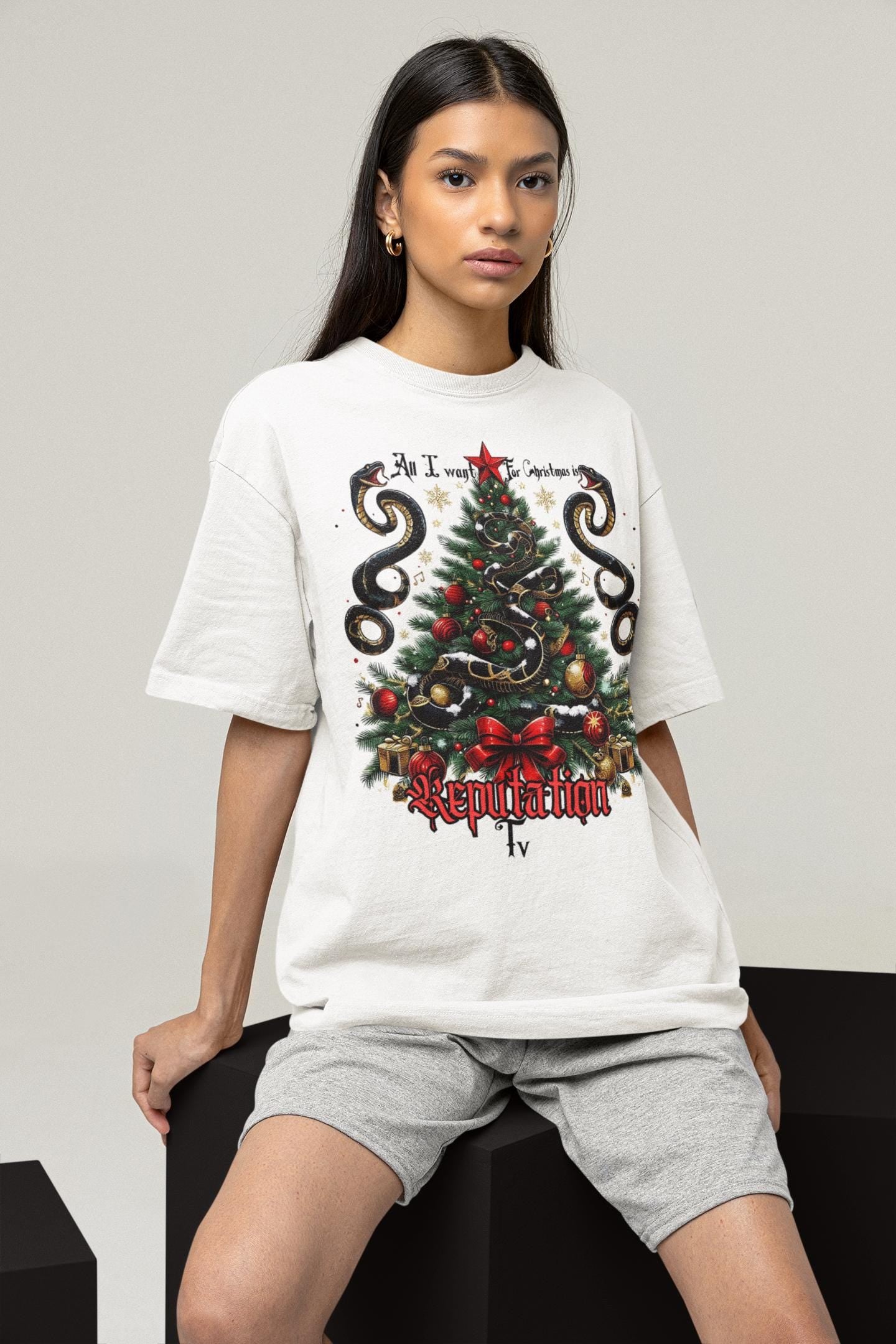 Personalisierbares Gothicore Weihnachts-T-Shirt, All I Want for Christmas is Reputation TV, Gold Snake Shirt, Unisex Urlaubs-Top, Festliches T-Shirt