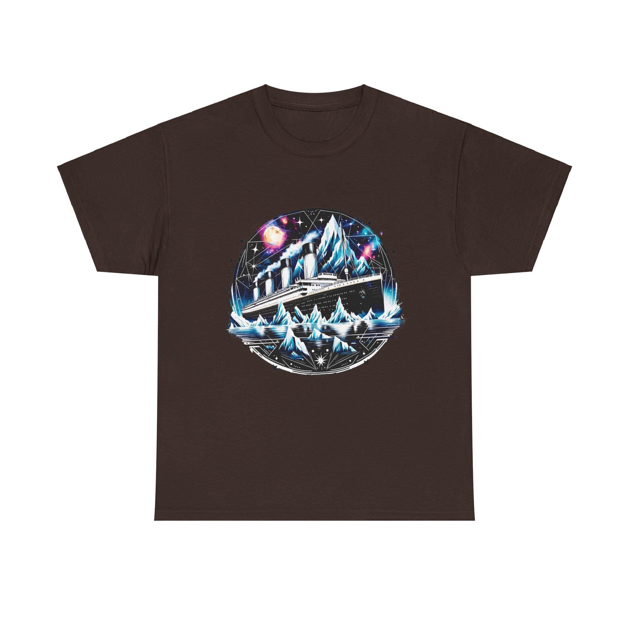 Personalisierbares Cosmic Galaxy Titanic Tshirt, Weltraum Geschenk, Nebel Geschenk, Astronomie Kleidung, Celestial Jumper