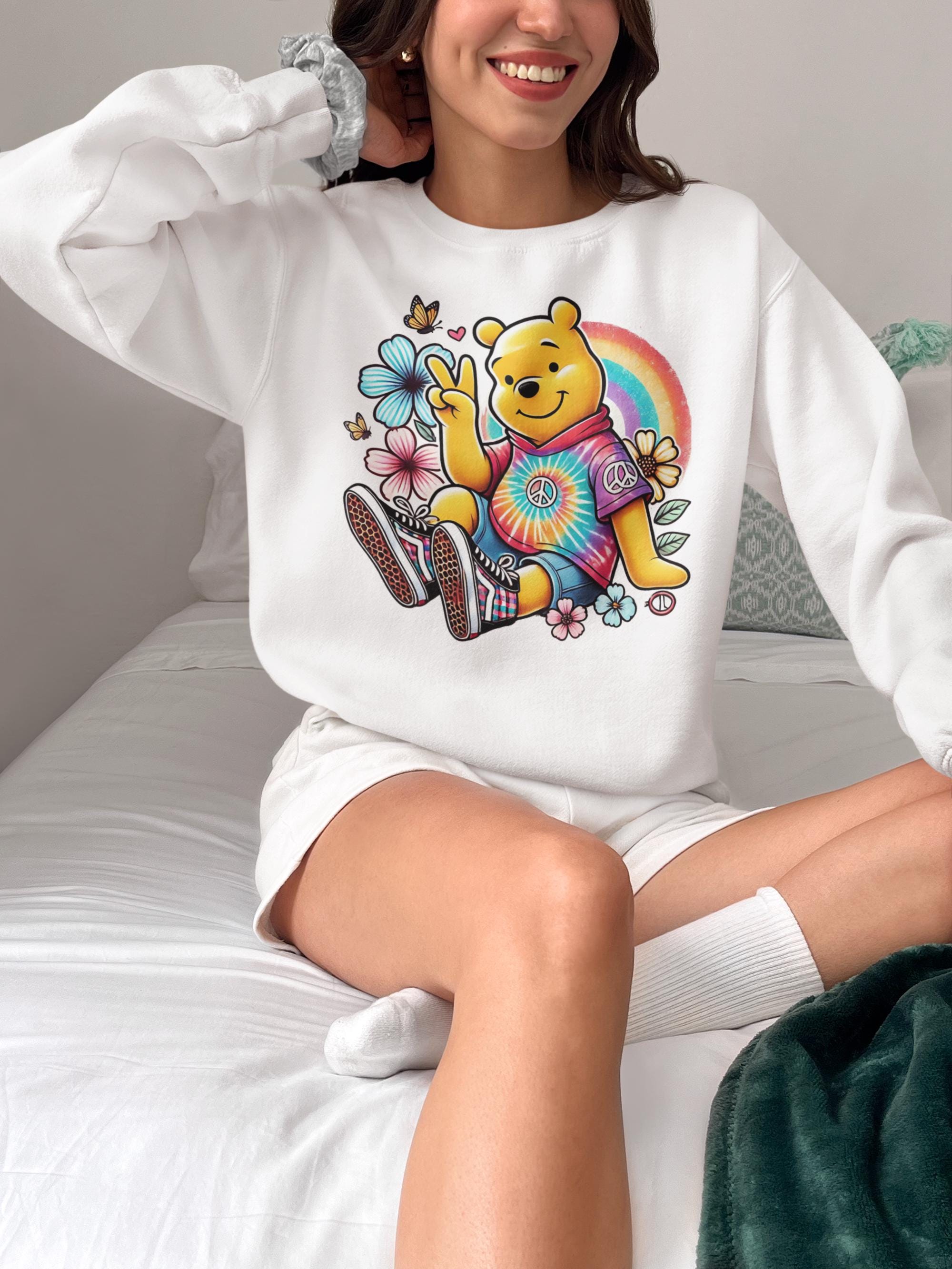 Pooh Bear Storybook Parody Sweatshirt, Street Art Tie Dye Shirt, Unisex Pullover, Crewneck Pullover, Grafik T-Shirt, Vintage inspirierte Kleidung