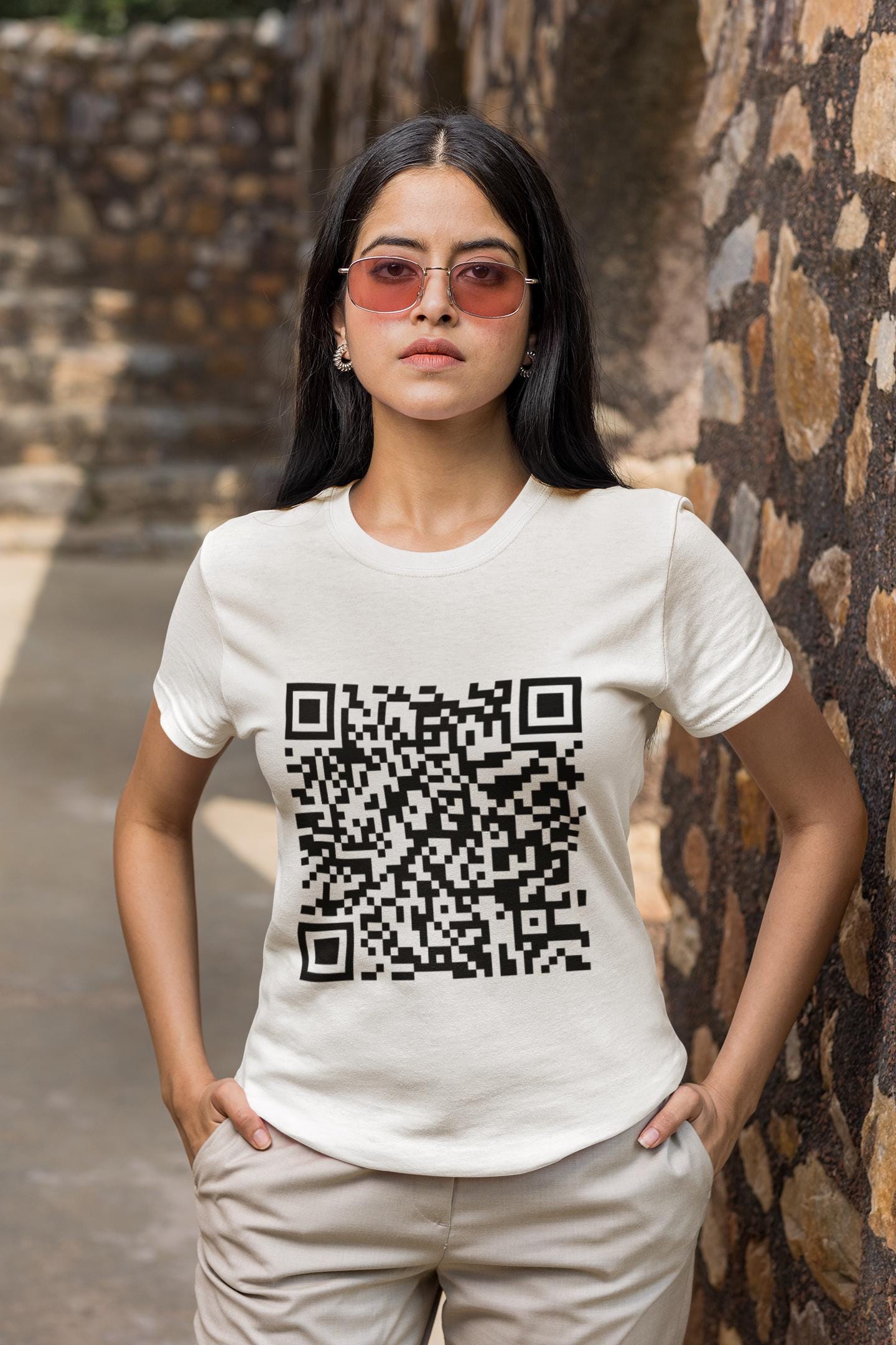 QR-Code Personalisiertes Unisex-T-Shirt, Personalisiertes Link-QR-Code-T-Shirt, Gestalten Sie Ihr eigenes Shirt, Personalisiertes Shirt mit QR-Code, personalisiertes Grafik-T-Shirt