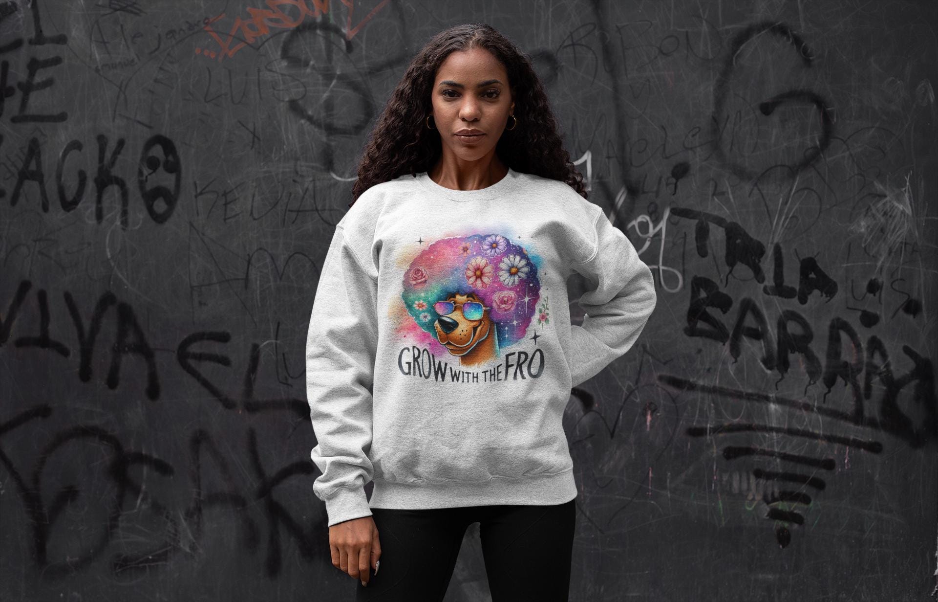 Schwarzes Haar-Wertschätzungs-Unisex-Sweatshirt, Grow with the Fro, Great Dane Hippie Hundeshirt, Gemütlicher Pullover, Crewneck-Pullover, Winterkleidung