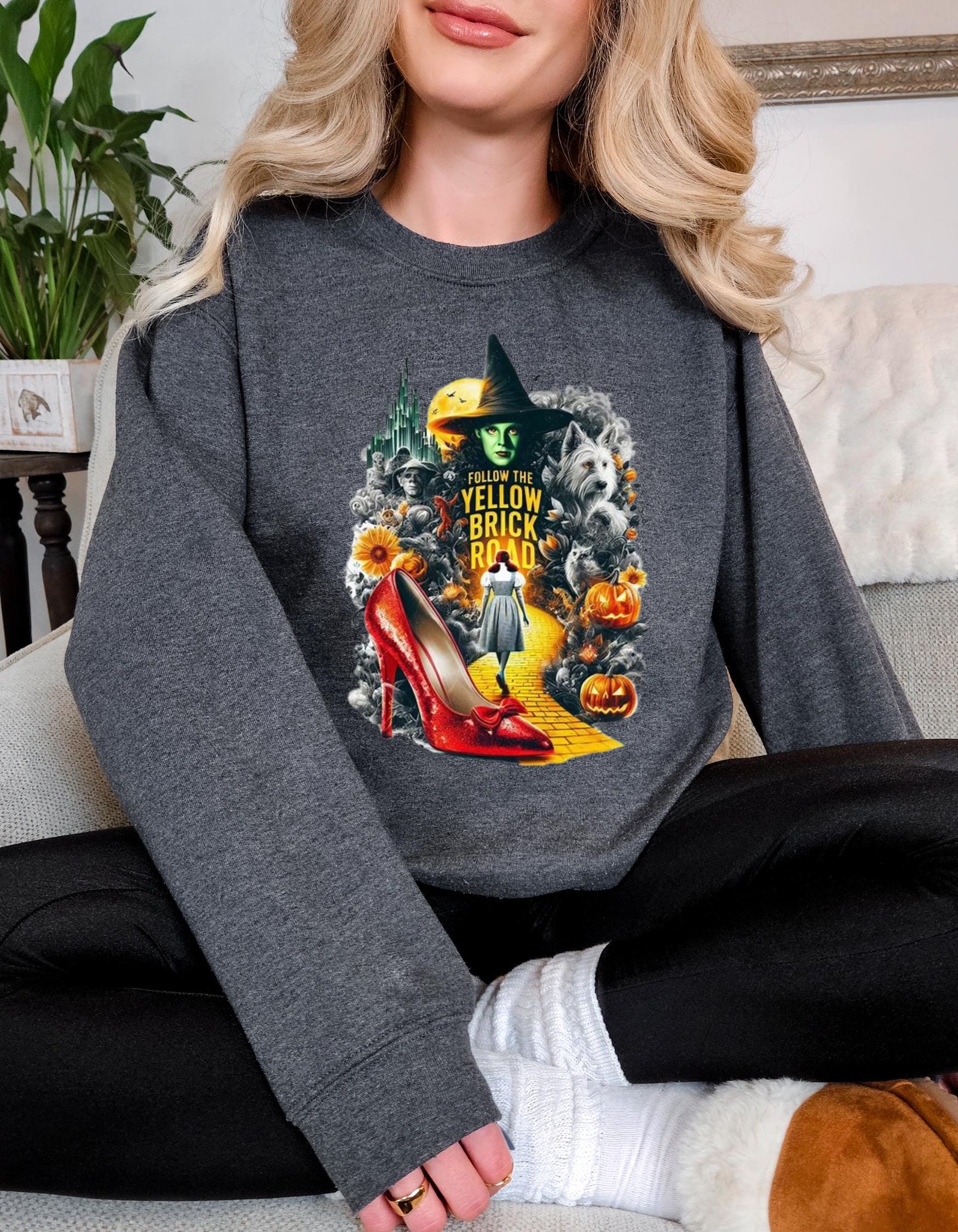 Personalisierbares Emerald City Herbst Sweatshirt - Festliche Parodie Zauberer von Oz Inspirierte Kleidung