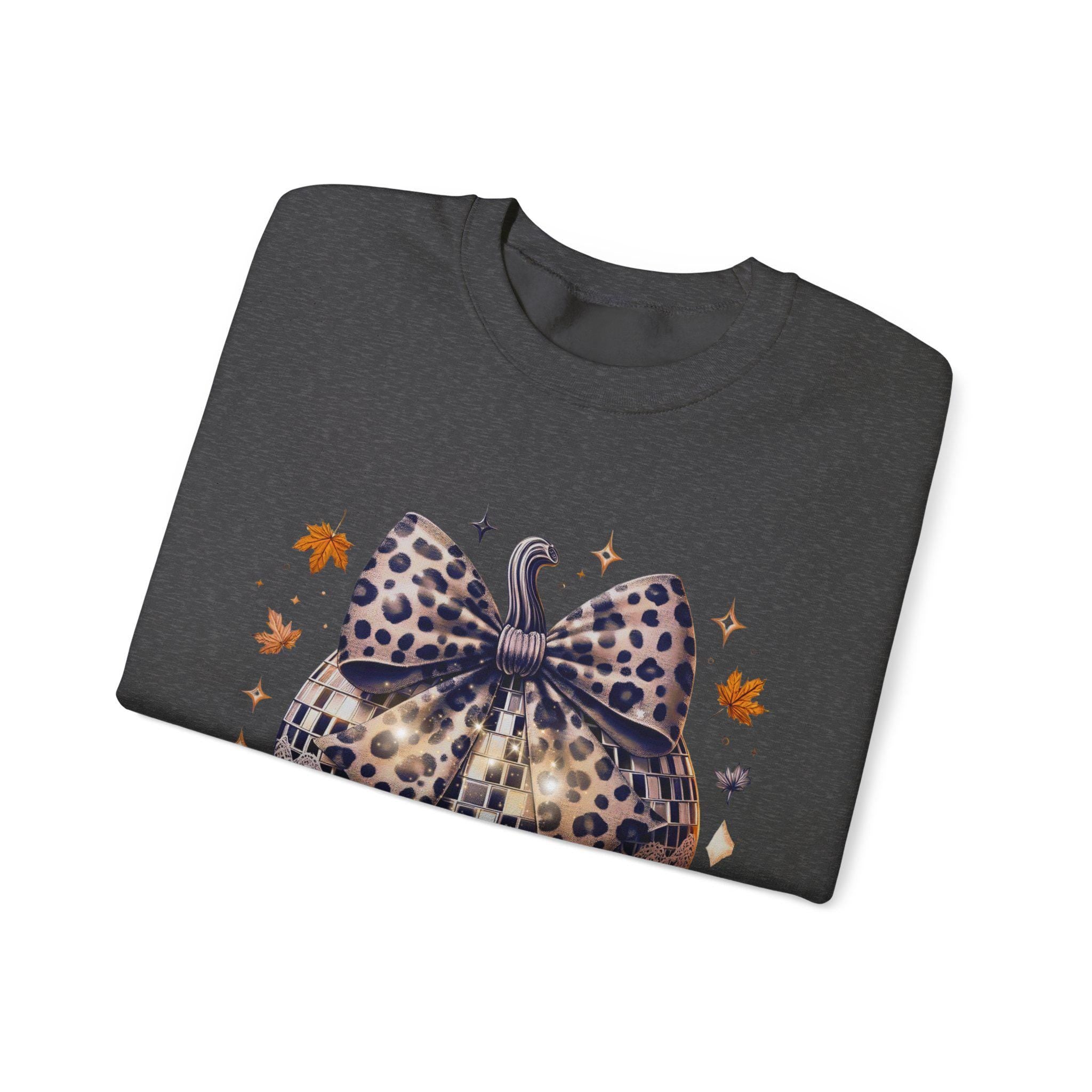 Lacey Leopard Print Thanksgiving Sweatshirt, Herbst Crewneck Pullover, Herbst Animal Print Top, Urlaubsgeschenk für Sie, Gemütlicher Pullover, Schwarz und