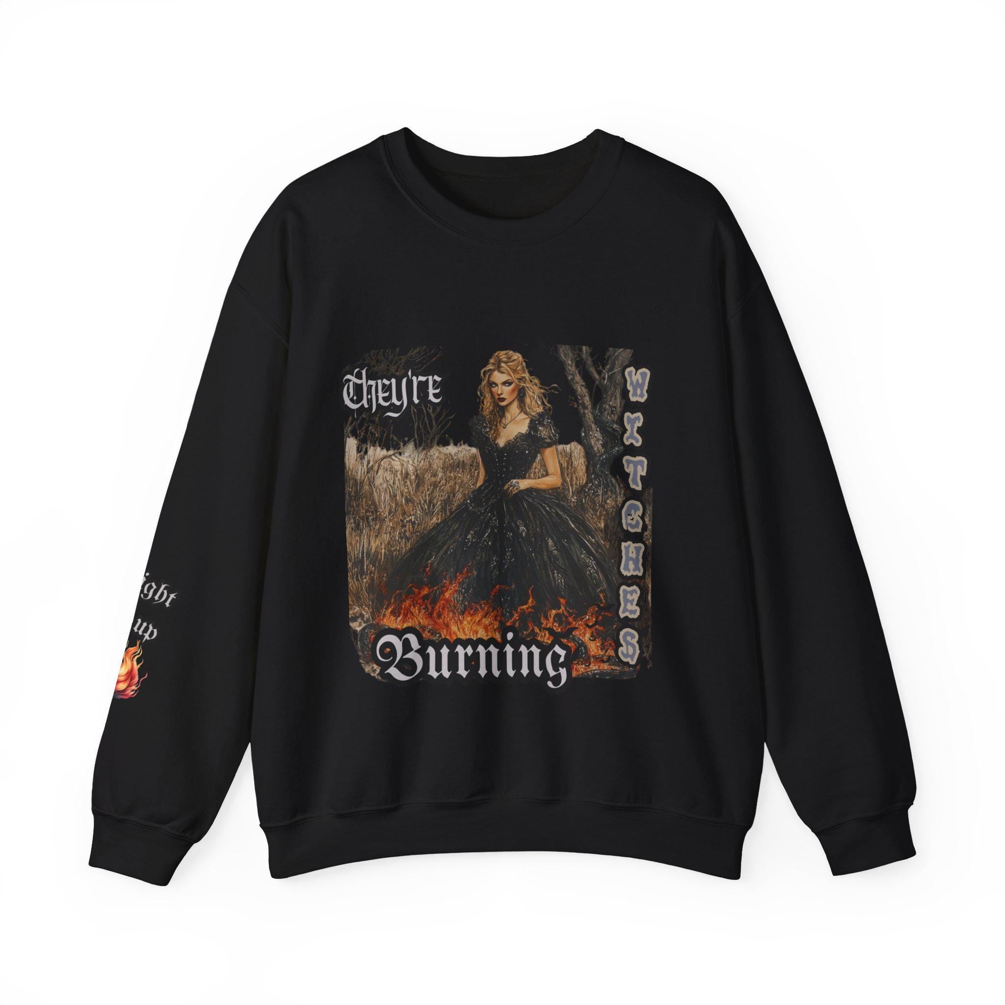 Personalisierbares They're Burning All The Witches Halloween Sweatshirt - Witchy Era Apparel