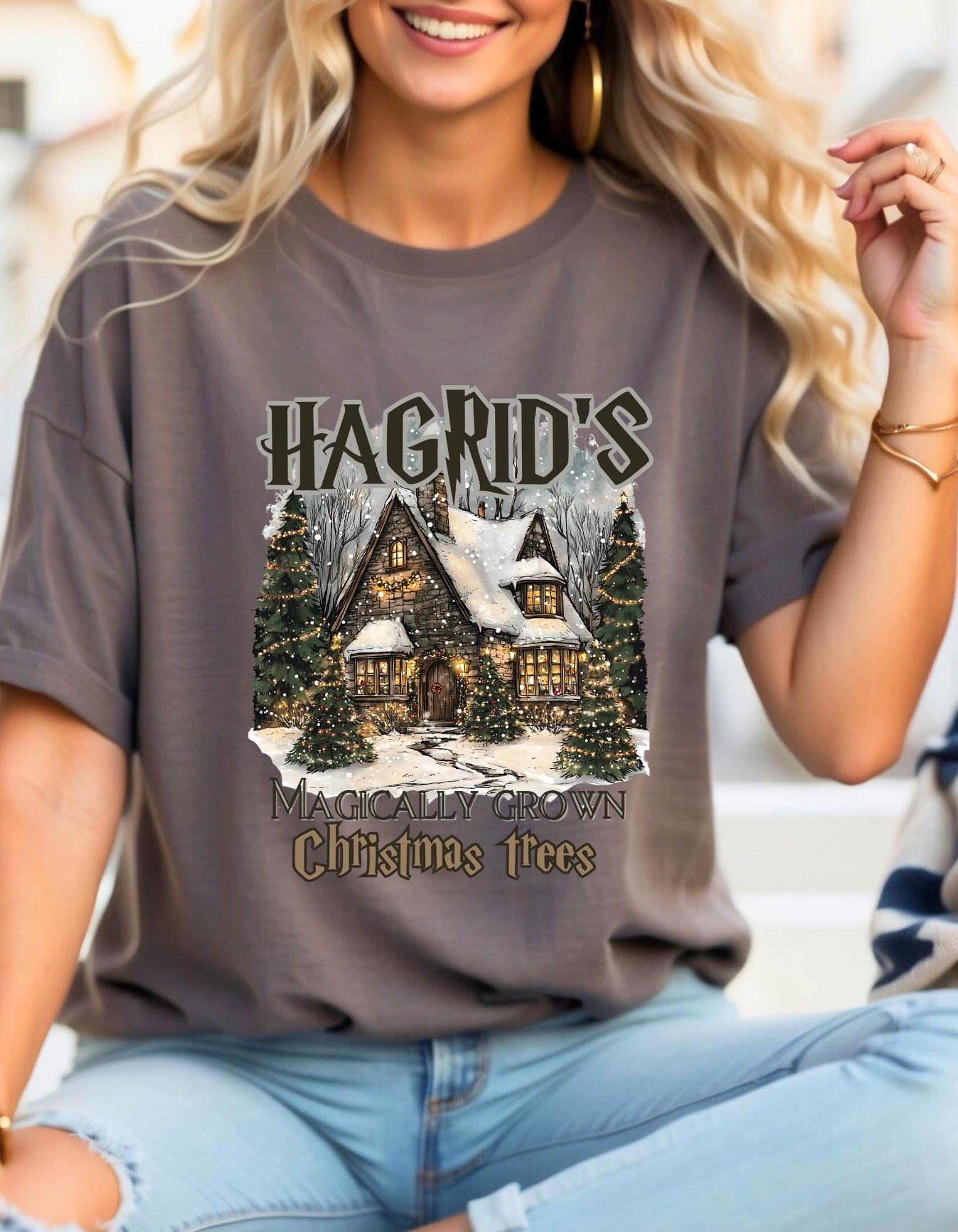 Personalisierbares Hagrid Weihnachtsbäume T-Shirt - Magischer Feiertagsgeist