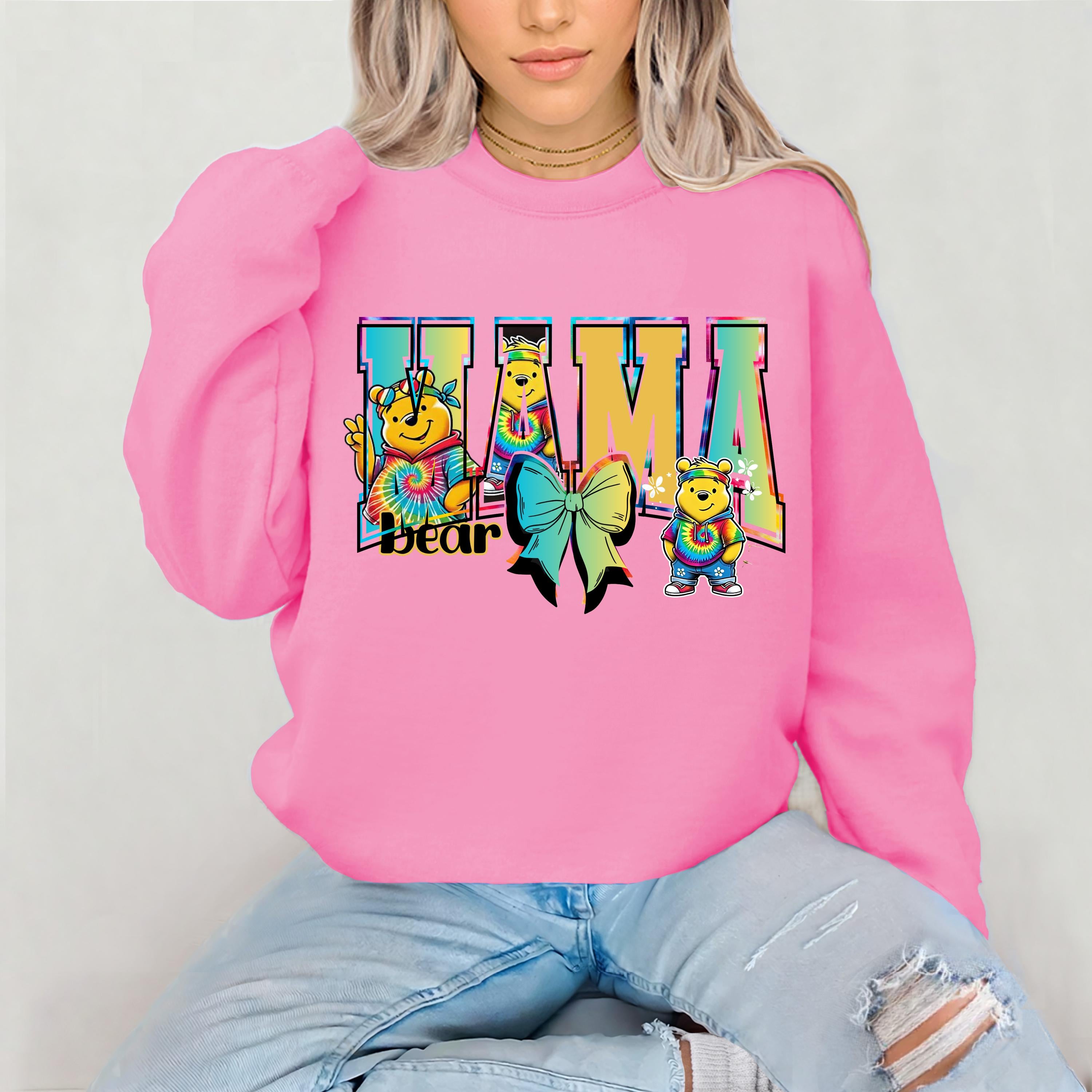 Personalisierbares Tie Dye Mama Winnie The Pooh Mom Shirt Unisex Sweatshirt, Crewneck Pullover, Geschenk für Sie, Muttertagsgeschenk, Familienoutfit