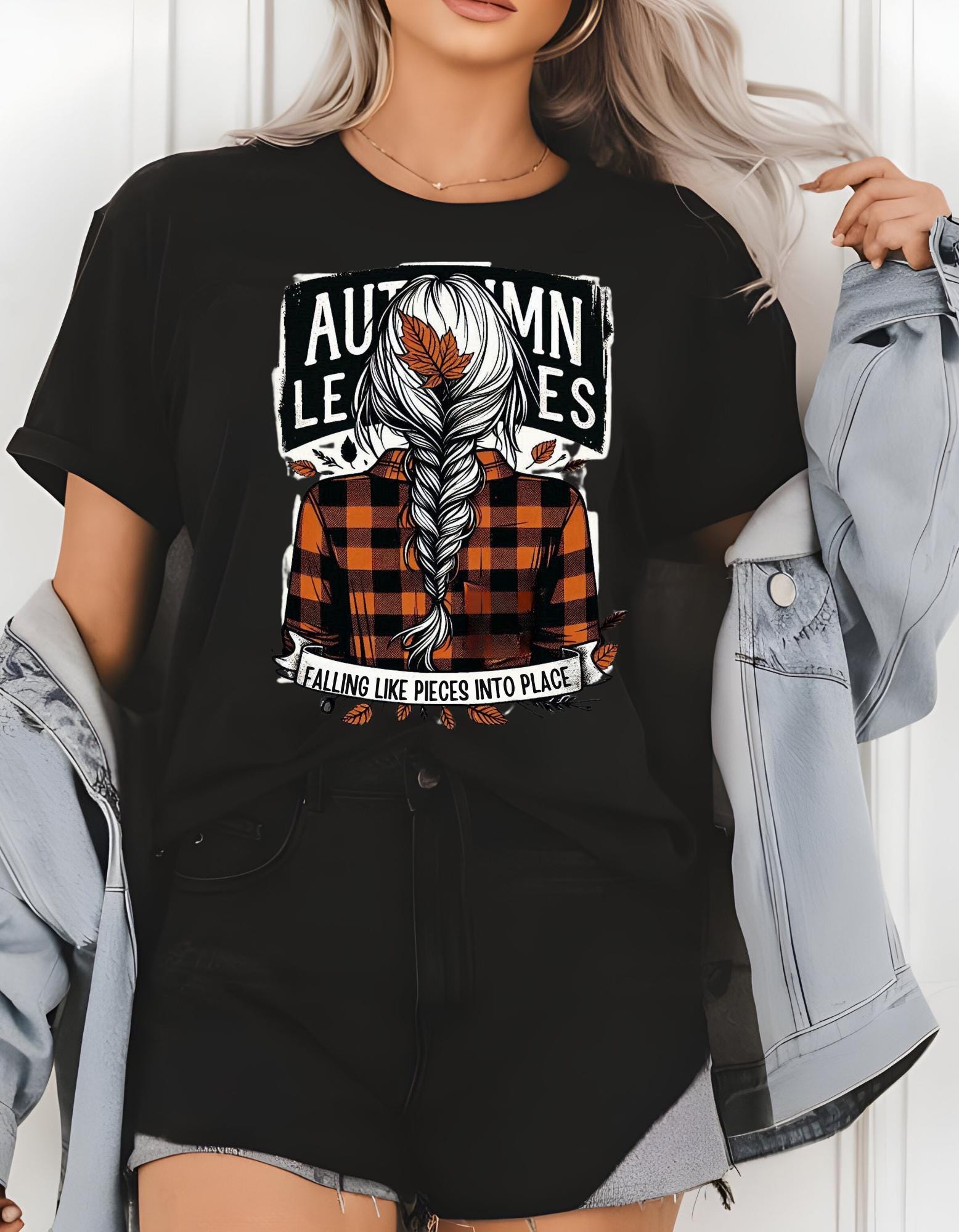 Personalisierbares Herbstblätter Plaid Zopf Grafik T-Shirt - Umarme die Herbstmode zu