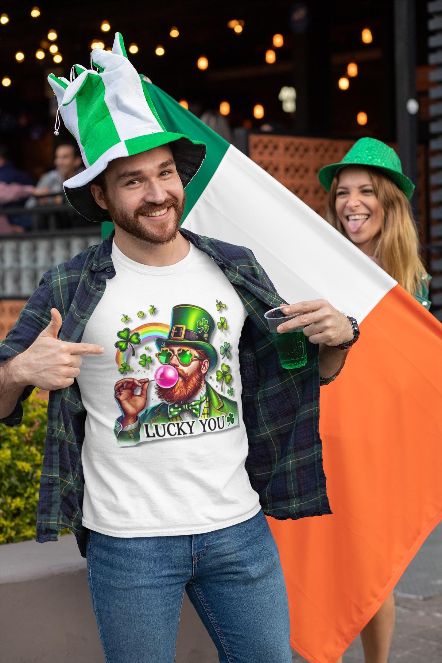 St. Patricks Day Leprechaun Bubble Gum Unisex Softstyle T-Shirt - Glücksbringer T-Shirt, Irisches Grünes T-Shirt, Kleeblatt Top, 17. März Shirt, St