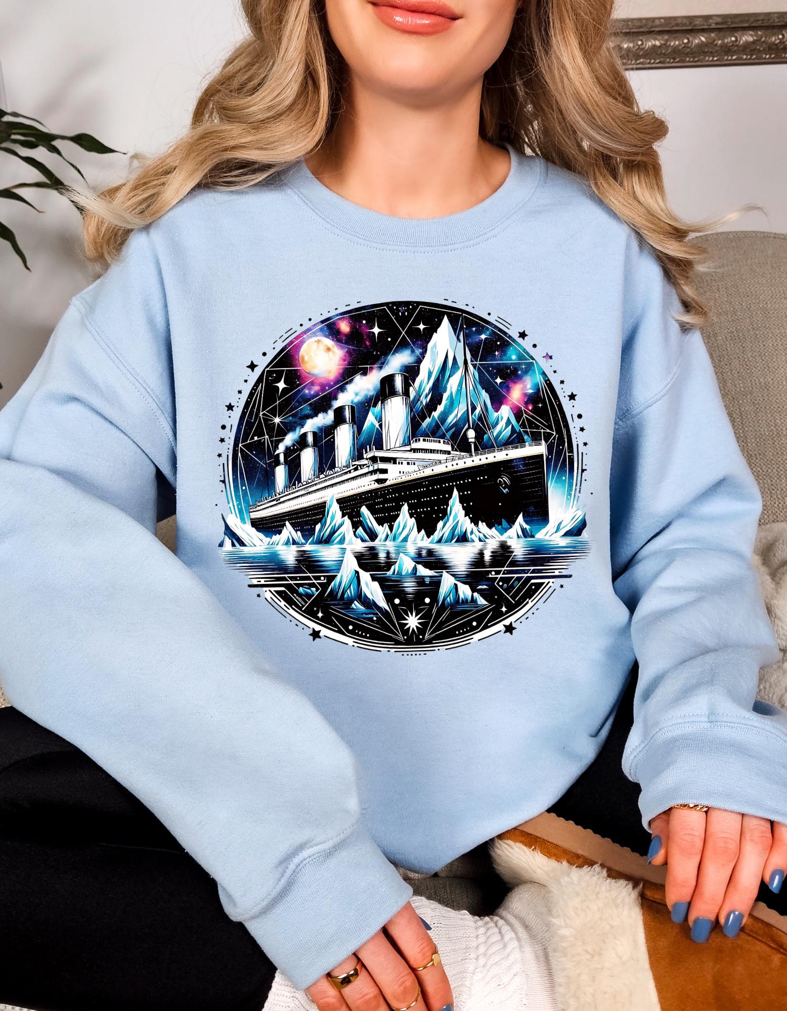 Personalisierbares Cosmic Galaxy Titanic Sweatshirt, Weltraum Geschenk, Nebel Geschenk, Astronomie Kleidung, Celestial Jumper