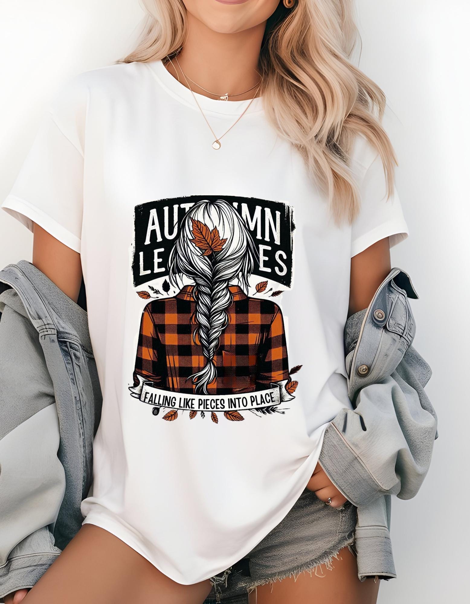 Personalisierbares Herbstblätter Plaid Zopf Grafik T-Shirt - Umarme die Herbstmode zu