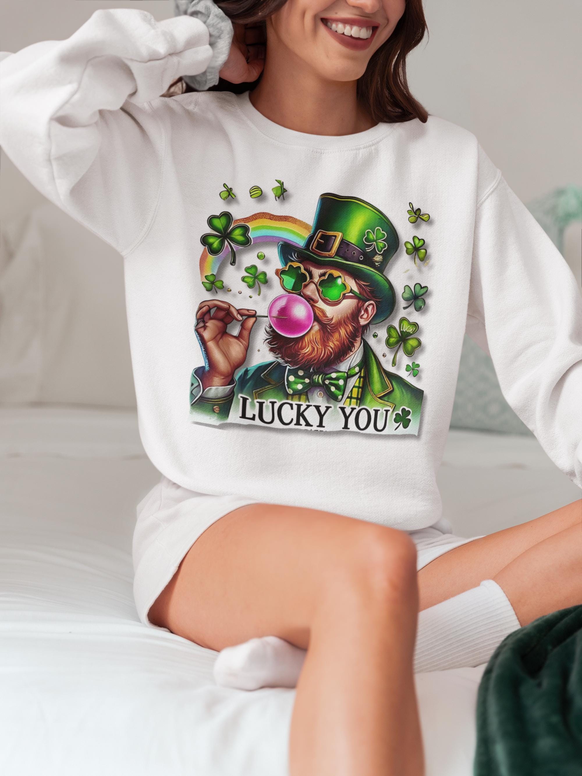 Personalisierbares St. Patricks Day Leprechaun Bubble Gum Sweatshirt, Lustiges Urlaubsfilm Figuren Shirt