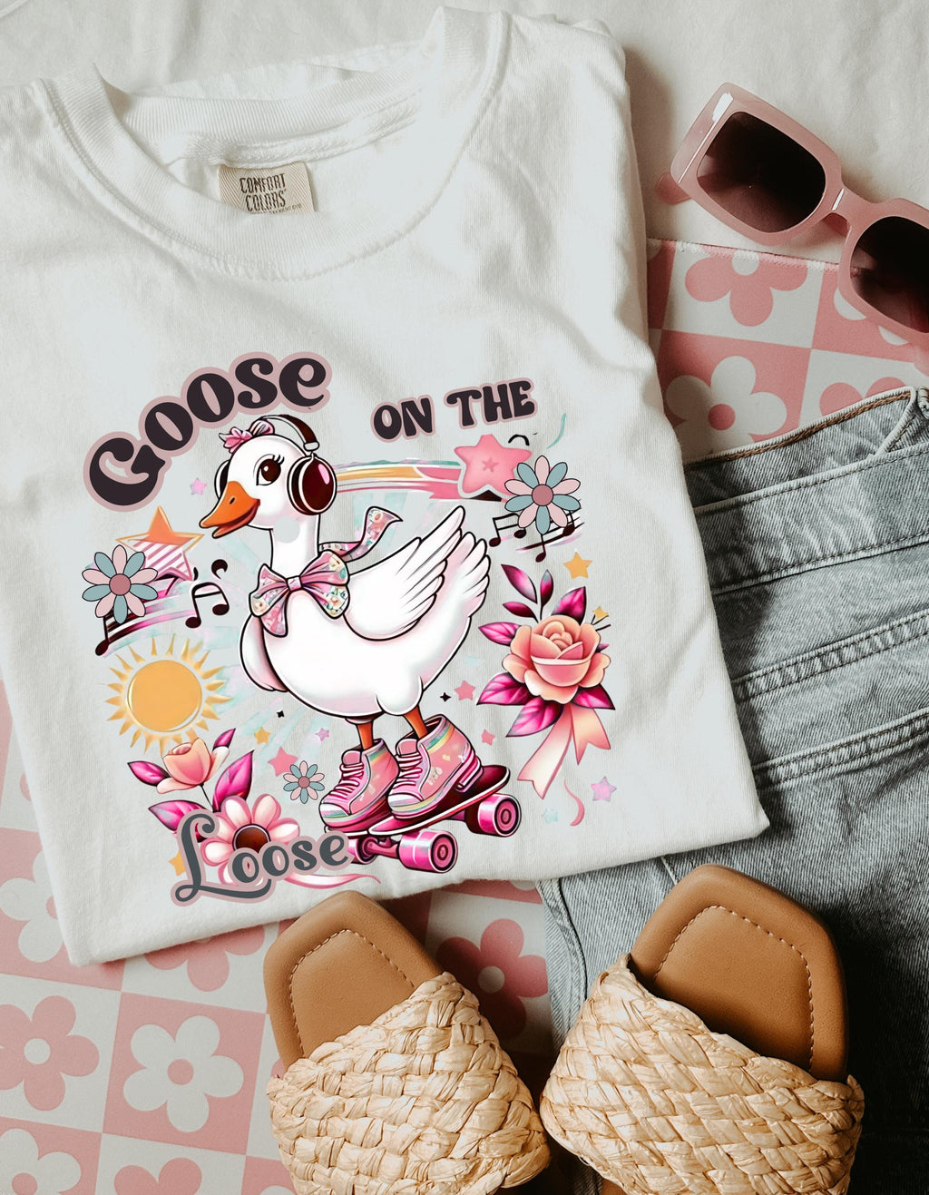 Parody Retro Goose Graphic Tee: Playful Summer Apparel for Bird Enthusiasts & Animal Lovers