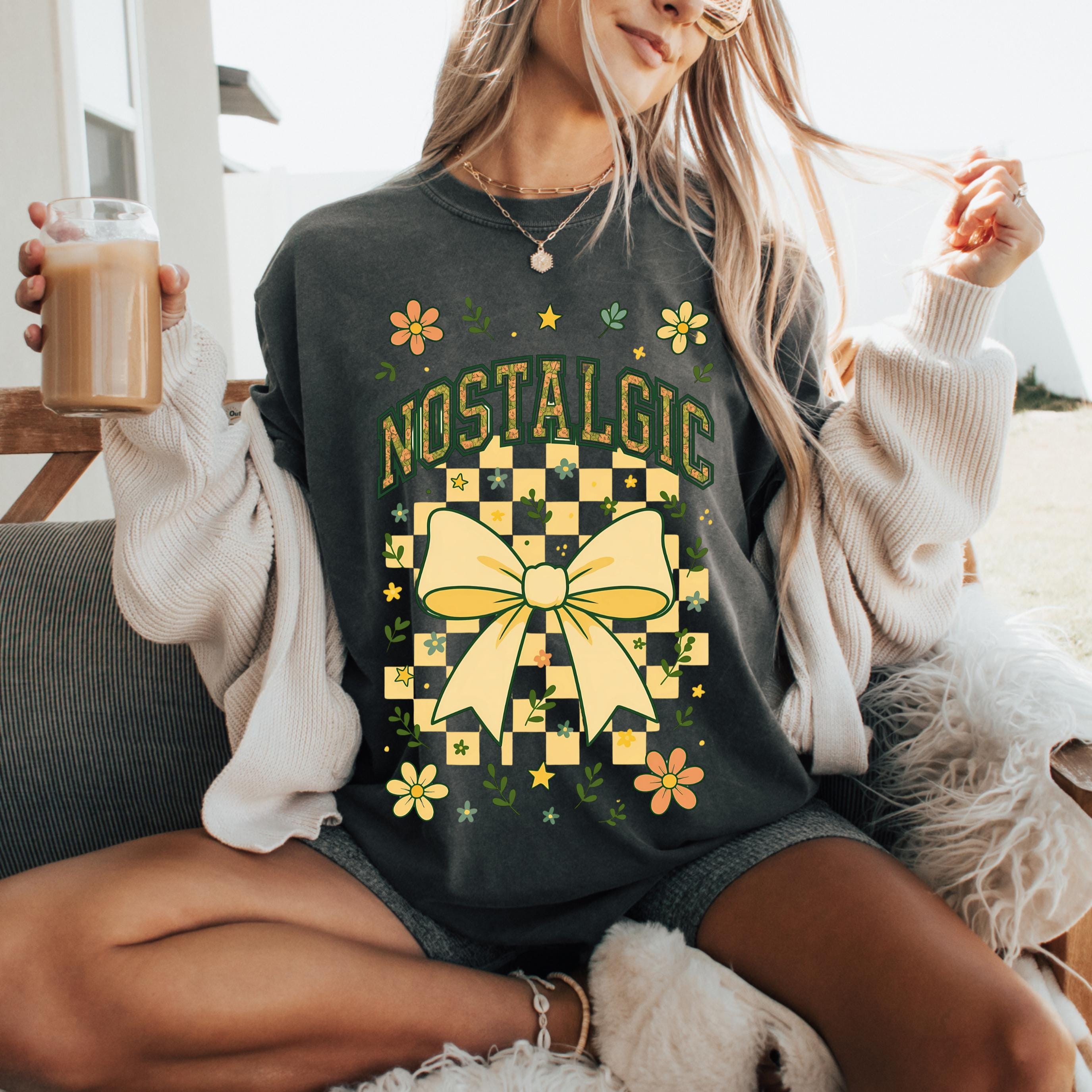 Nostalgic Floral T-Shirt: Vintage Style Unisex Tee
