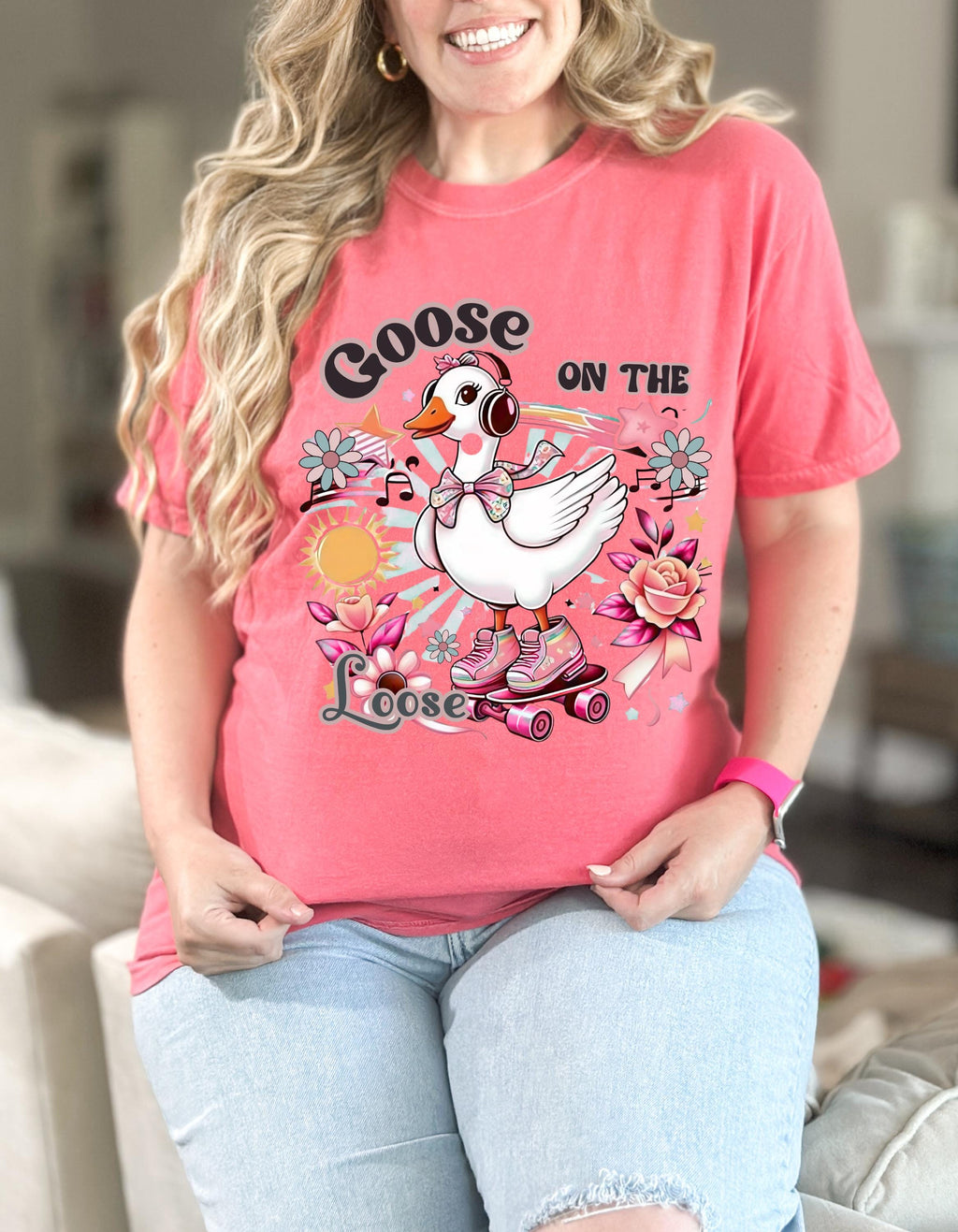 Parody Retro Goose Graphic Tee: Playful Summer Apparel for Bird Enthusiasts & Animal Lovers