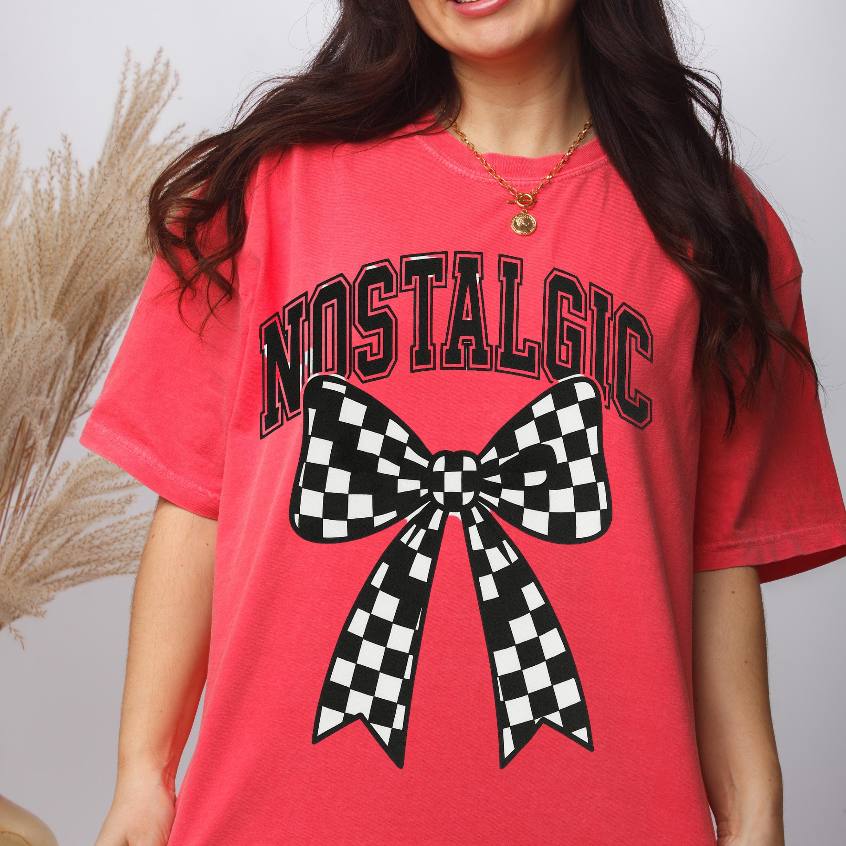 Nostalgic Bow Graphic T-Shirt: Unisex Vintage Fashion Tee