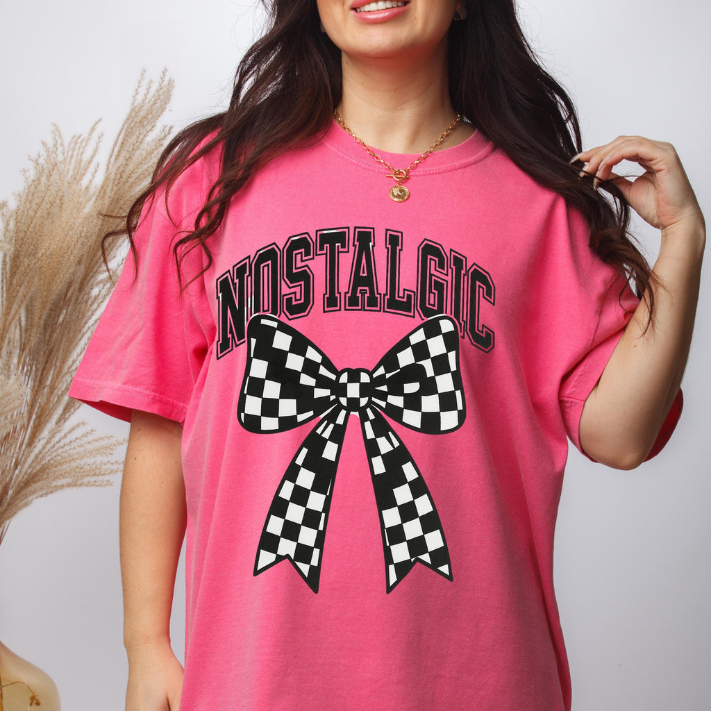 Nostalgic Bow Graphic T-Shirt: Unisex Vintage Fashion Tee