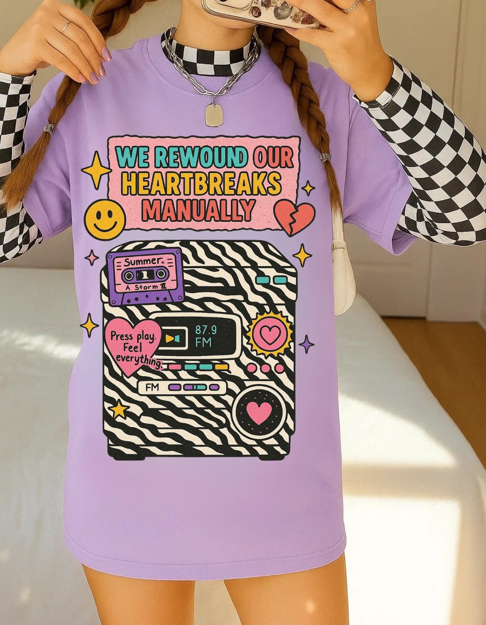 Retro Heartbreaks Graphic Tee: Unisex Cotton Vintage Style