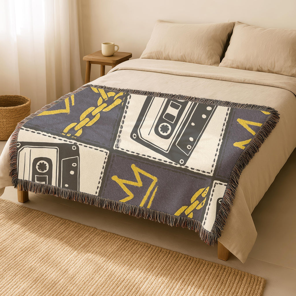 Y2K Street Style Woven Blanket: Retro Chains & Cassette Design - Cozy Urban Decor Throw