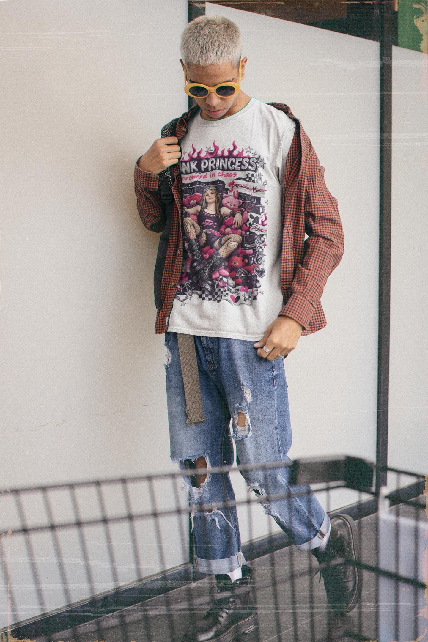 Pink Grunge Princess Graphic Tee - Punk Rock Festival Streetwear Unisex T-Shirt
