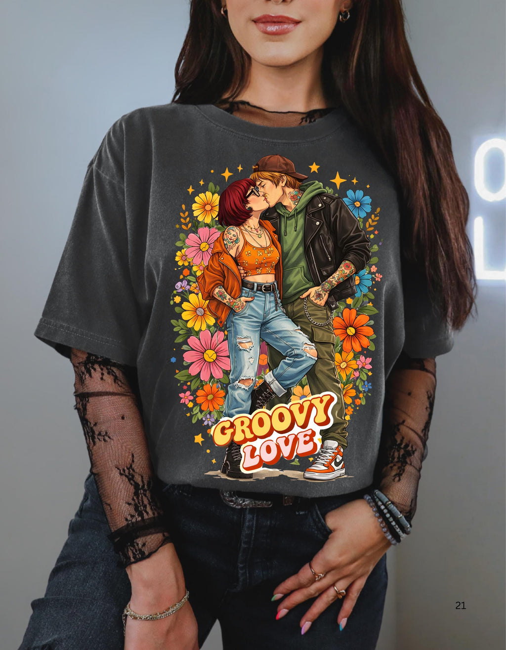 Groovy Love Couple Illustration T-Shirt | 70s Retro Flower Power Design Vintage Hippie Tee