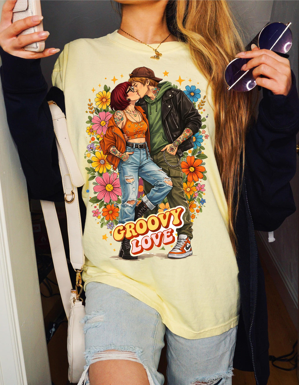 Groovy Love Couple Illustration T-Shirt | 70s Retro Flower Power Design Vintage Hippie Tee