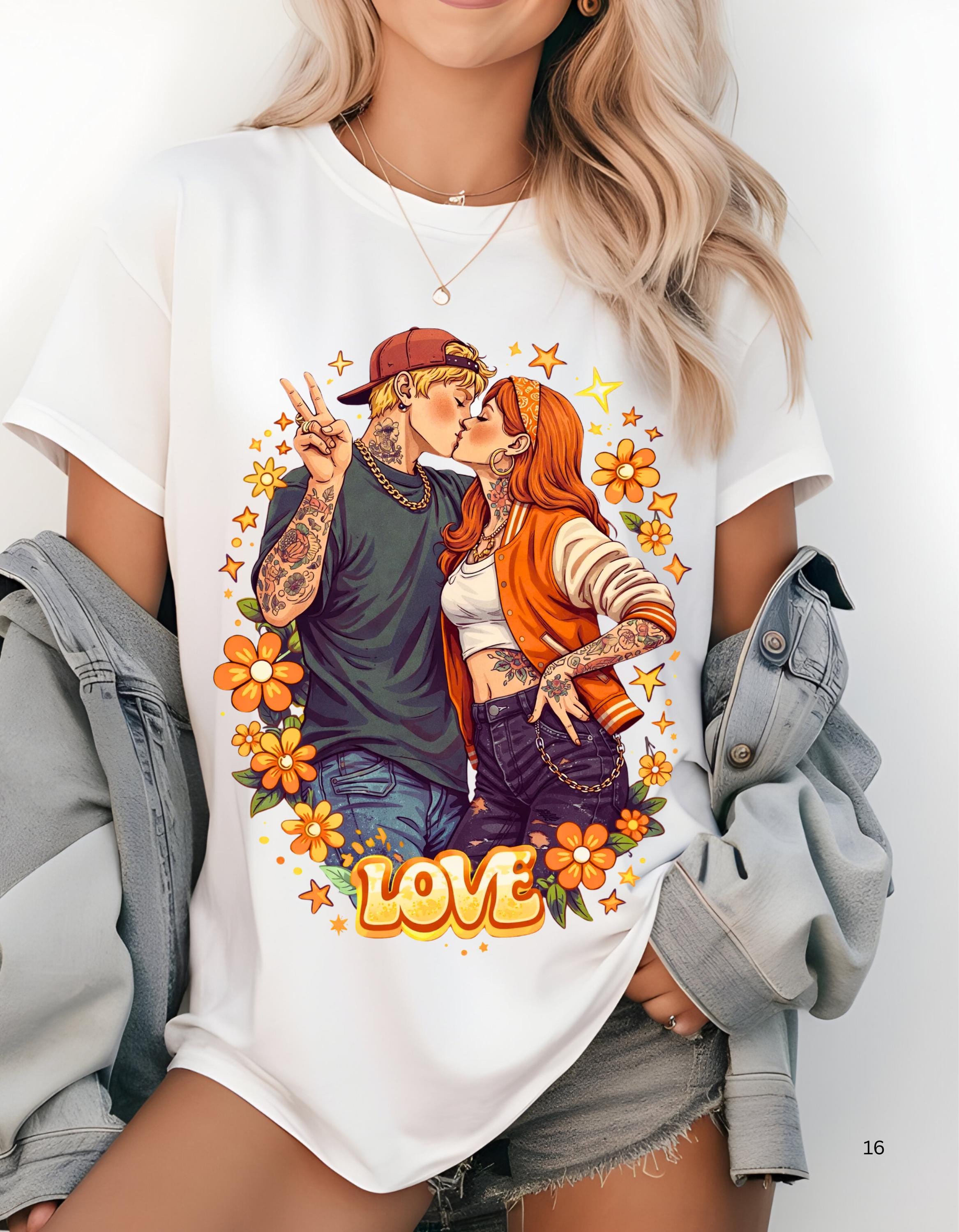 Kissing Couple Love T-Shirt Retro Floral Romance Tee Vintage Valentine Gift Unisex Top