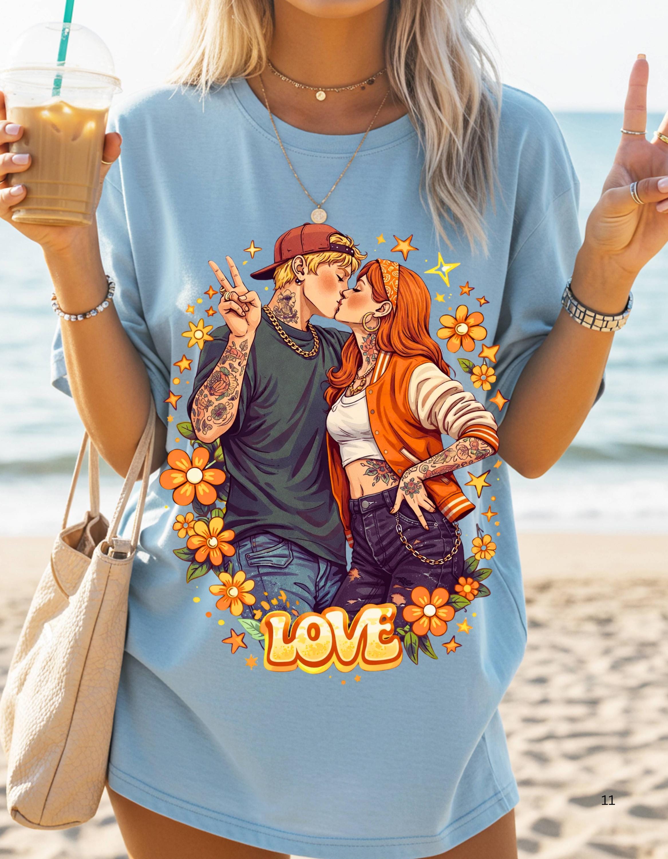 Kissing Couple Love T-Shirt Retro Floral Romance Tee Vintage Valentine Gift Unisex Top
