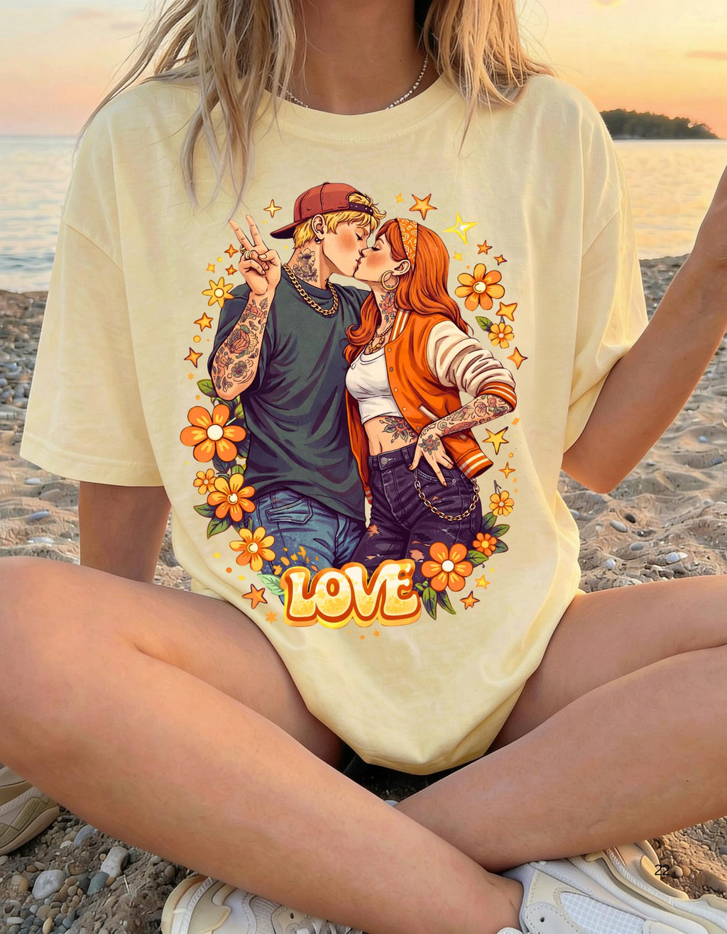 Kissing Couple Love T-Shirt Retro Floral Romance Tee Vintage Valentine Gift Unisex Top