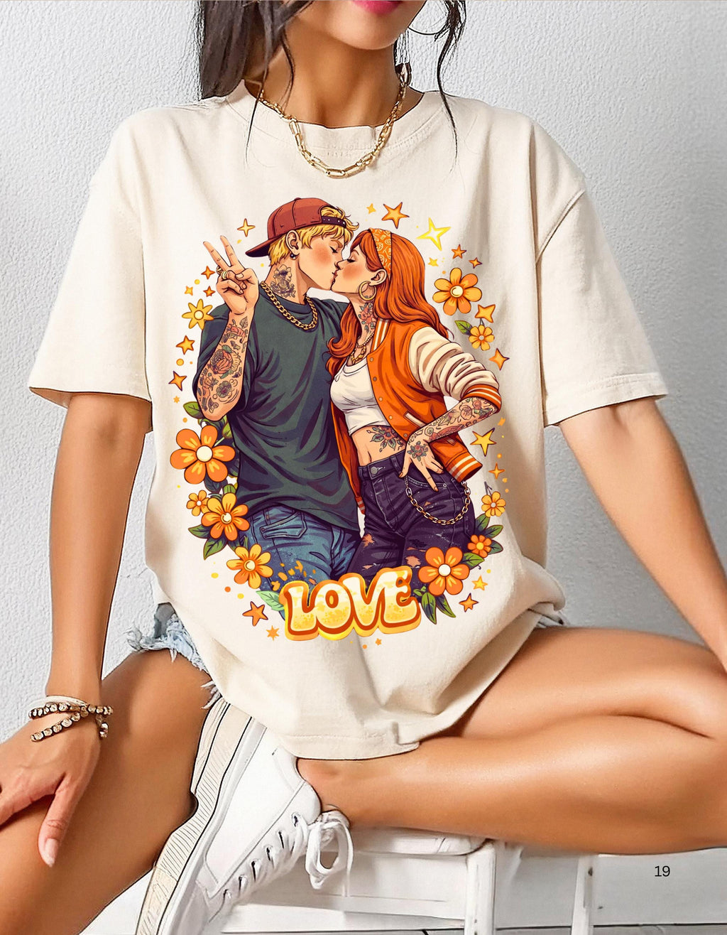 Kissing Couple Love T-Shirt Retro Floral Romance Tee Vintage Valentine Gift Unisex Top