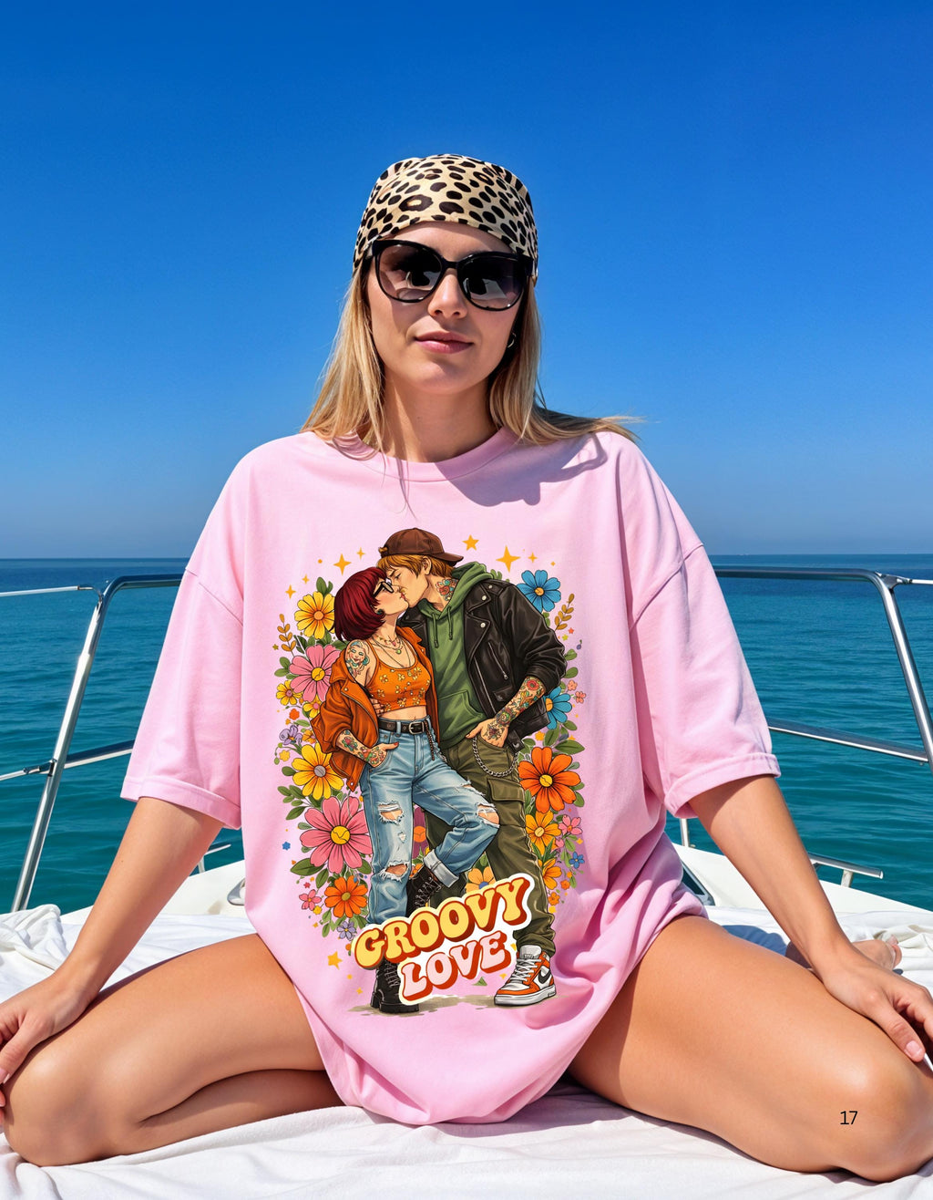 Groovy Love Couple Illustration T-Shirt | 70s Retro Flower Power Design Vintage Hippie Tee