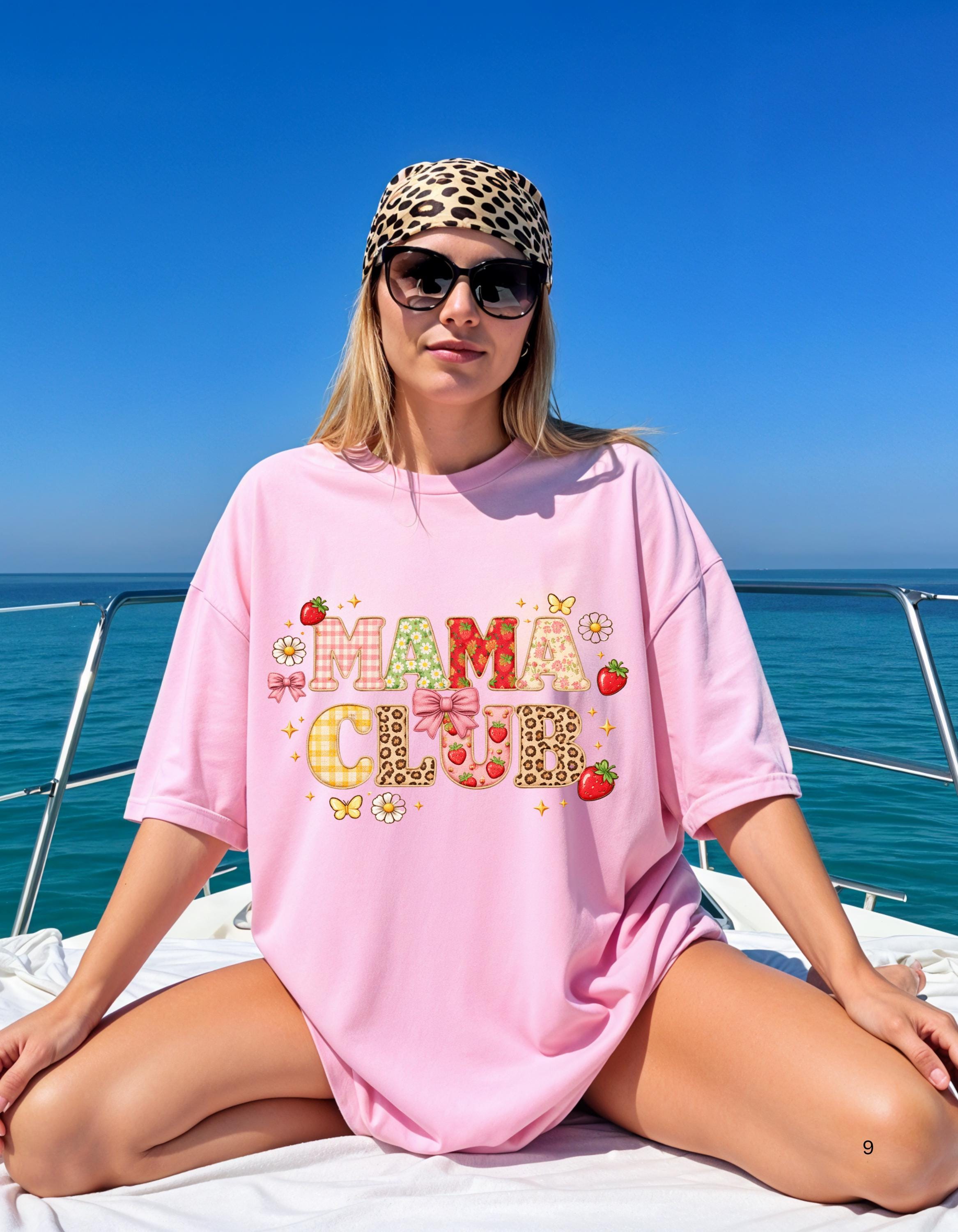 Mama Club T-Shirt: Retro Strawberry Floral Graphic Top – Boho Casual Wear