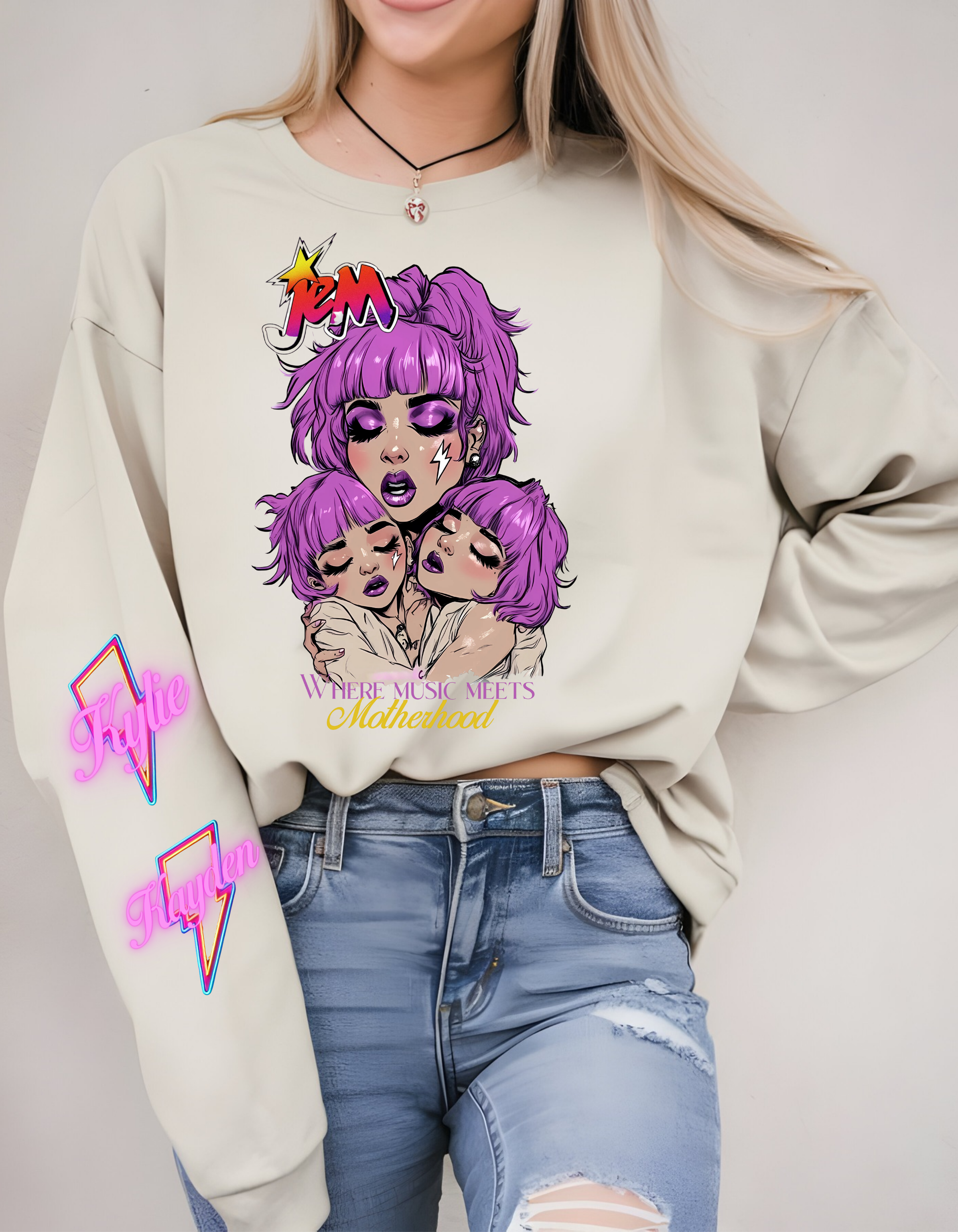 Retro 80er Cartoon Sweatshirt, Personalisierbare Jem and the Holograms Parodie Kleidung, Unisex Crewneck, Individualisierbarer Pullover, Vintage Style